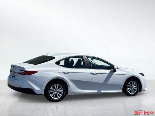 Ice Cap 2025 Toyota Camry LE