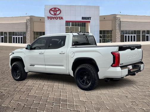 2025 Toyota Tundra Hybrid Platinum