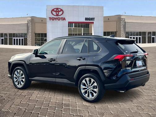 2025 Toyota RAV4 XLE Premium