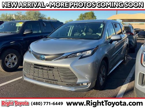 2021 Toyota Sienna XLE 8 Passenger