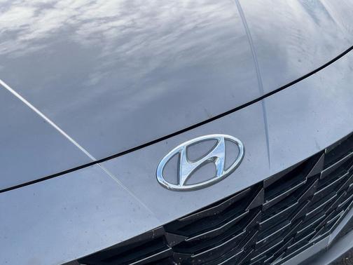 2021 Hyundai ELANTRA Limited