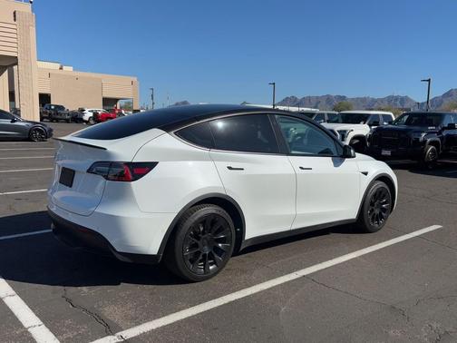2021 Tesla Model Y Standard Range Rear-Wheel Drive