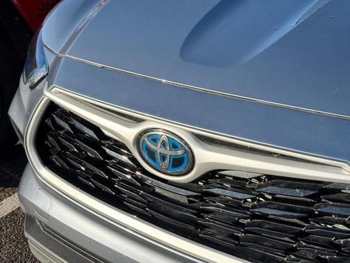 2023 Toyota Highlander Hybrid LE
