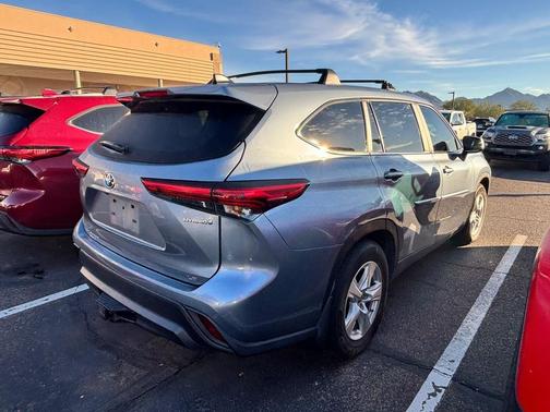 2023 Toyota Highlander Hybrid LE