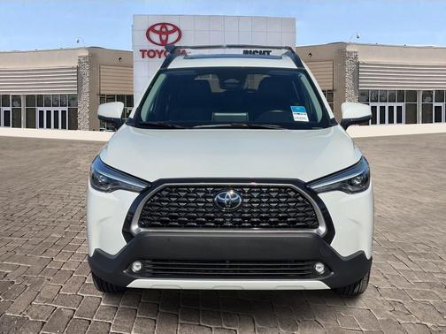 2024 Toyota Corolla Cross XLE
