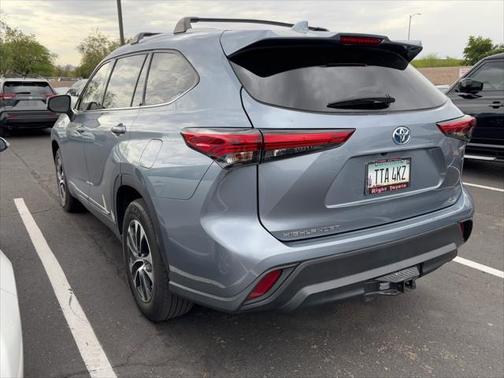 2022 Toyota Highlander Hybrid XLE