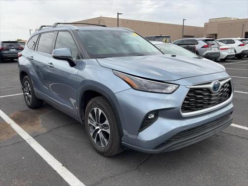 2022 Toyota Highlander Hybrid XLE