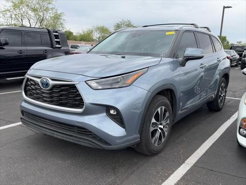 2022 Toyota Highlander Hybrid XLE