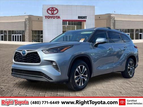 2022 Toyota Highlander Hybrid XLE