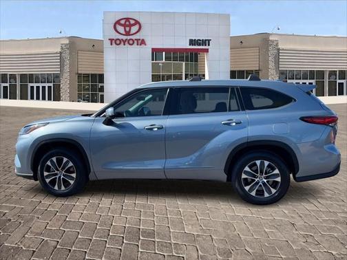 2022 Toyota Highlander Hybrid XLE
