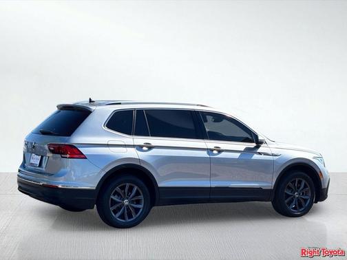 Silver Metallic 2023 Volkswagen Tiguan 2.0T SE