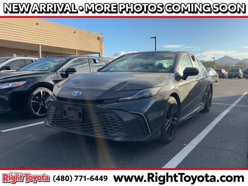 2025 Toyota Camry SE