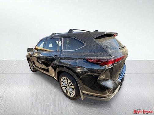 Midnight Black Metallic 2025 Toyota Highlander Platinum