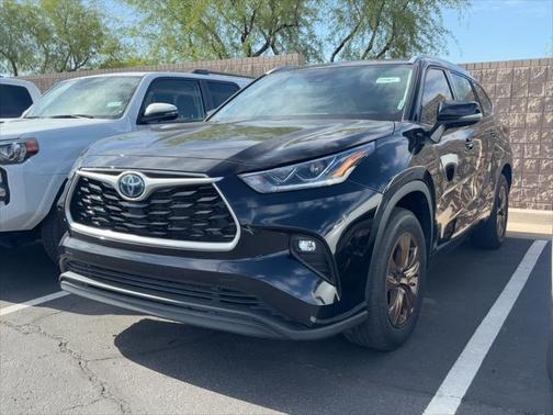 2022 Toyota Highlander Hybrid XLE