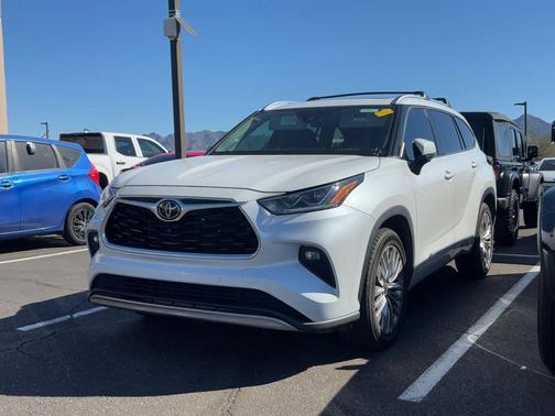 2023 Toyota Highlander Platinum
