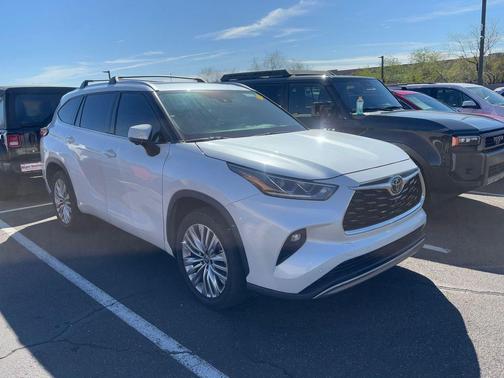 2023 Toyota Highlander Platinum