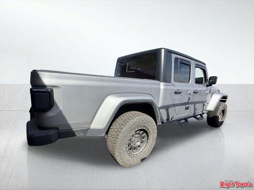 Billet Silver Metallic Clearcoat 2021 Jeep Gladiator Sport