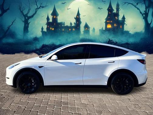 2022 Tesla Model Y Long Range Dual Motor All-Wheel Drive