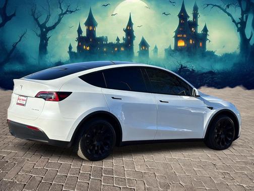 2022 Tesla Model Y Long Range Dual Motor All-Wheel Drive
