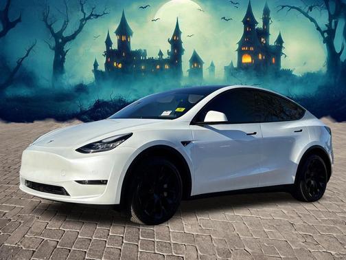 2022 Tesla Model Y Long Range Dual Motor All-Wheel Drive