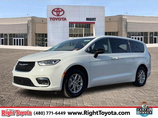 2024 Chrysler Pacifica Touring