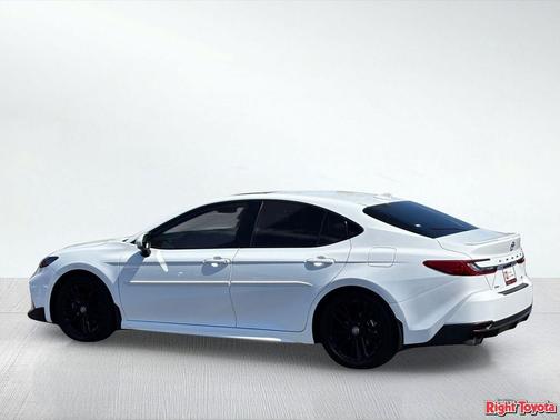 Ice Cap 2025 Toyota Camry SE