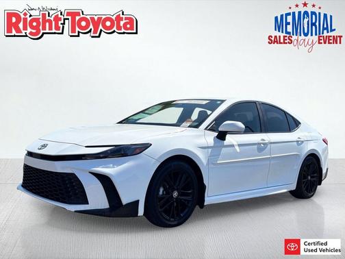 Ice Cap 2025 Toyota Camry SE