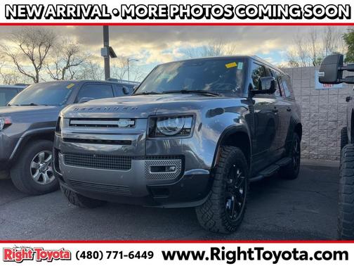 2024 Land Rover Defender 130 P400 Outbound