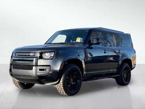 2024 Land Rover Defender 130 P400 Outbound