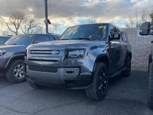 2024 Land Rover Defender 130 P400 Outbound