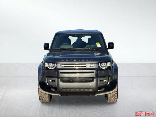2024 Land Rover Defender 130 P400 Outbound