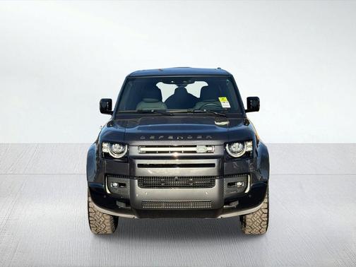 2024 Land Rover Defender 130 P400 Outbound