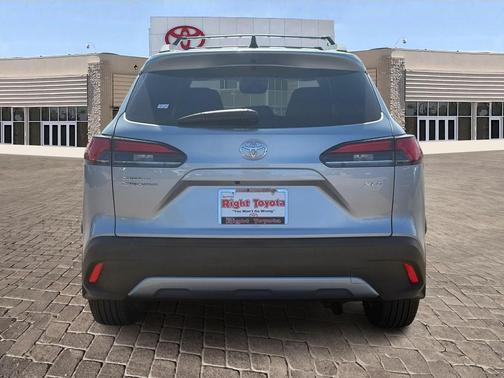 2025 Toyota Corolla Cross XLE