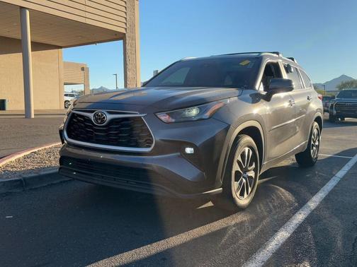 2023 Toyota Highlander XLE