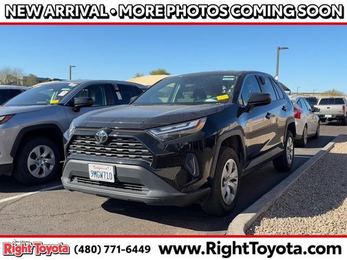2024 Toyota RAV4 LE