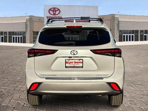 2023 Toyota Highlander Platinum
