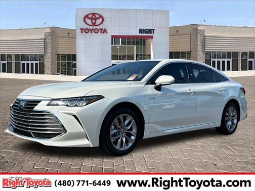 2021 Toyota Avalon Hybrid XLE Plus