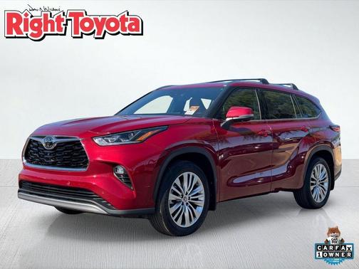 Ruby Flare Pearl 2023 Toyota Highlander Platinum