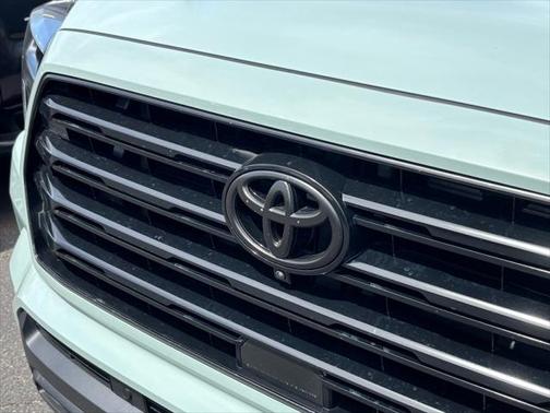 2024 Toyota Sequoia SR5