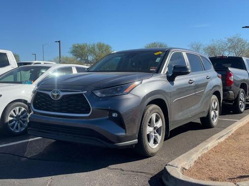 2023 Toyota Highlander LE