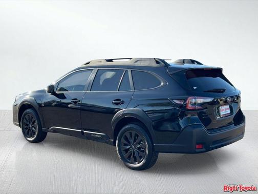 Crystal Black Silica 2024 Subaru Outback Onyx Edition