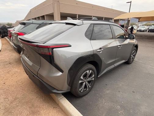 2025 Toyota bZ4X XLE