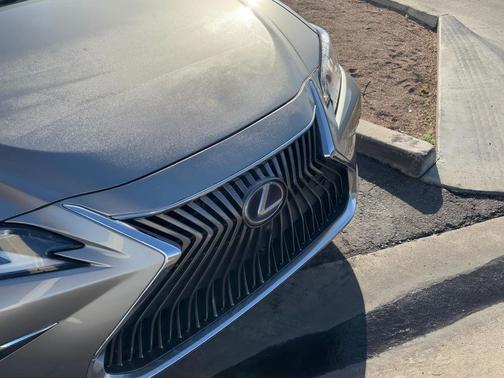 2021 Lexus ES 300h Luxury