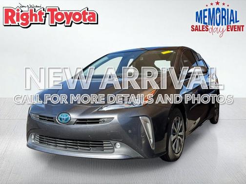 Magnetic Gray Metallic 2019 Toyota Prius LE