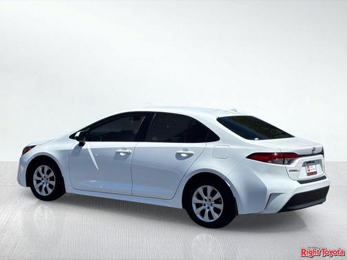 Ice Cap 2025 Toyota Corolla LE