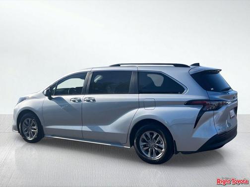 Celestial Silver Metallic 2025 Toyota Sienna XLE