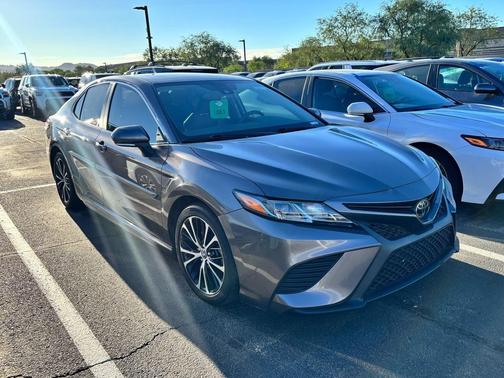 2020 Toyota Camry SE