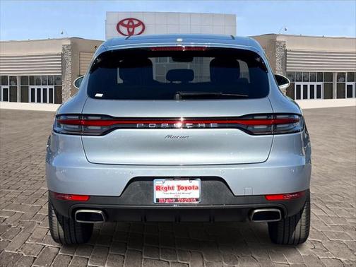 2021 Porsche Macan Base