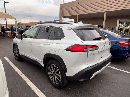 2023 Toyota Corolla Cross XLE