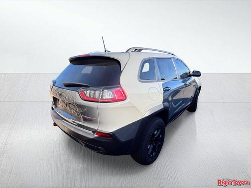 Sting-Gray Clearcoat 2019 Jeep Cherokee Trailhawk